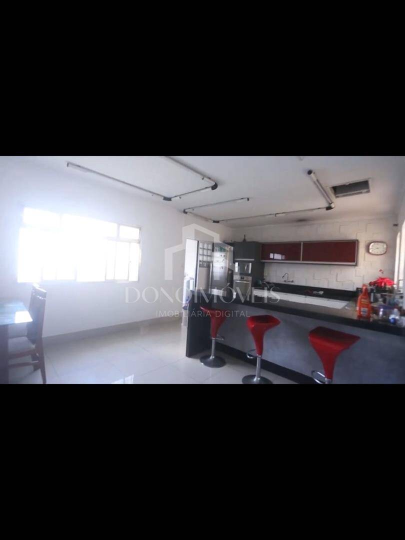 Casa, 3 quartos, 220 m² - Foto 3