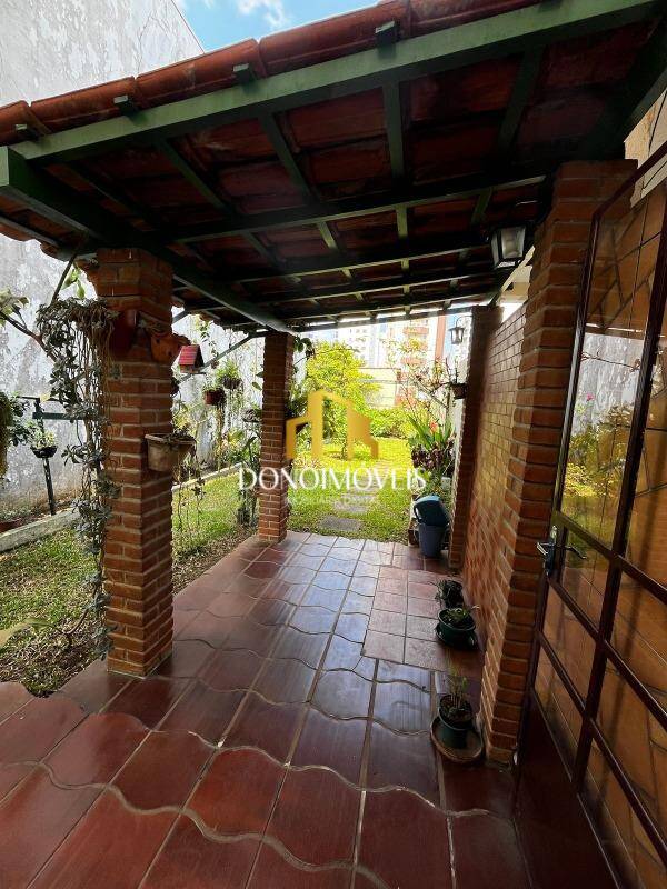 Casa, 3 quartos, 210 m² - Foto 1