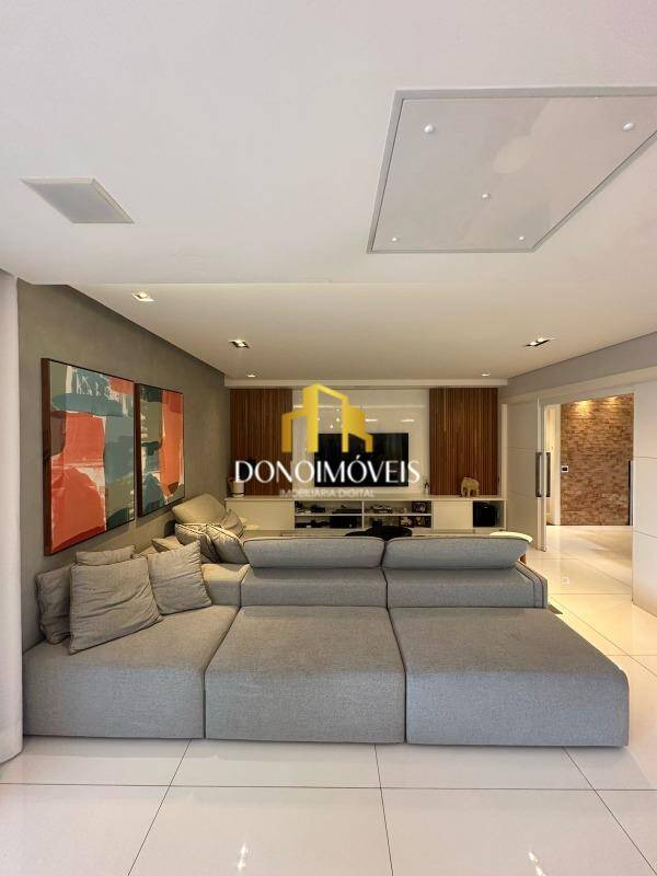 Apartamento, 3 quartos, 242 m² - Foto 2
