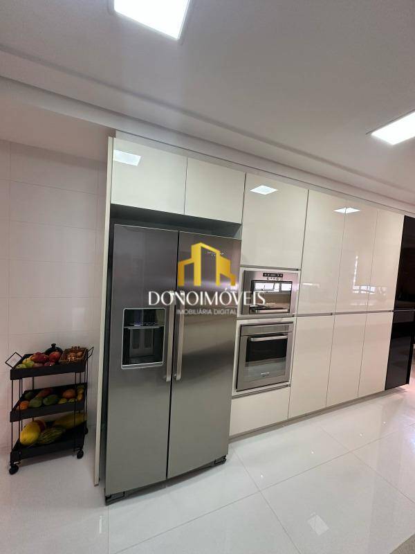 Apartamento, 3 quartos, 242 m² - Foto 7
