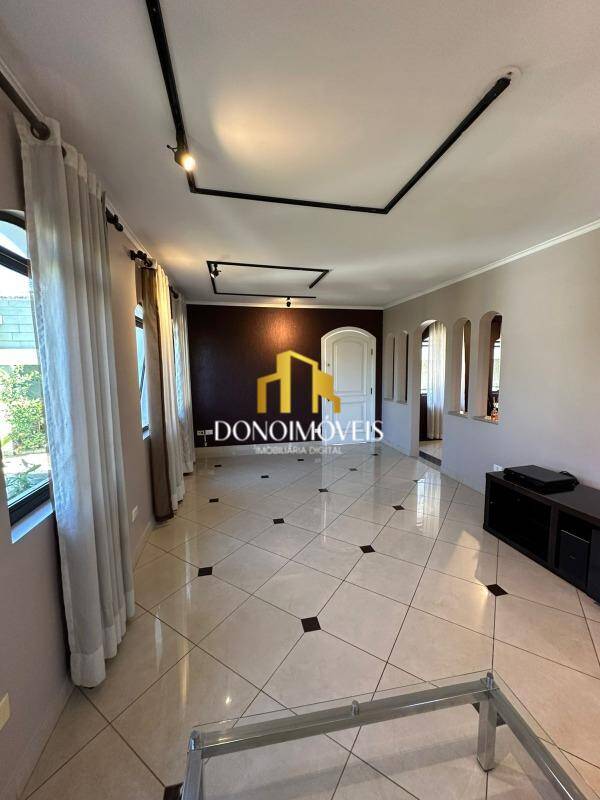 Casa, 4 quartos, 310 m² - Foto 3