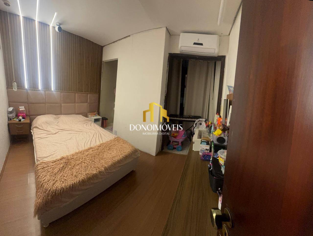Casa, 3 quartos, 259 m² - Foto 15