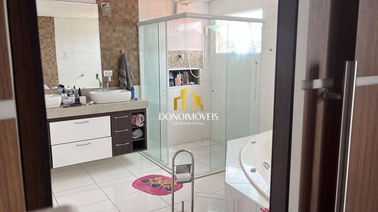 Casa, 3 quartos, 259 m² - Foto 18