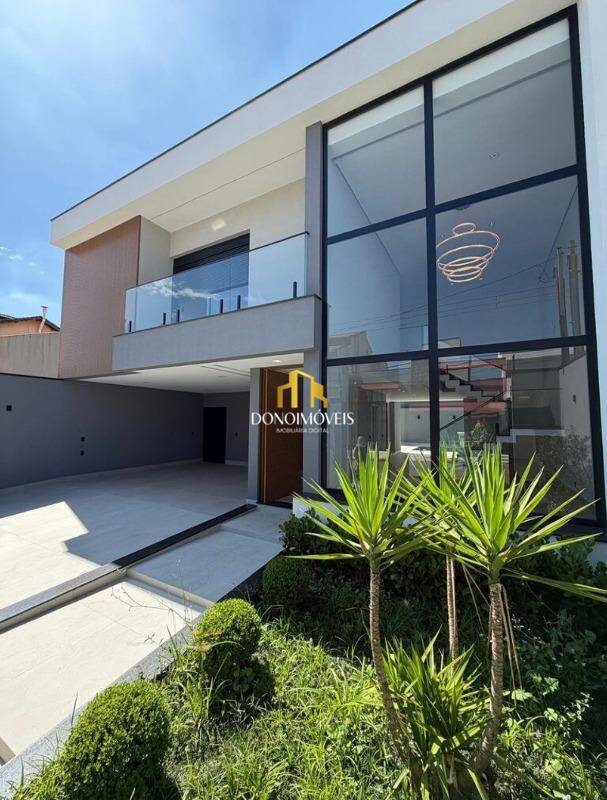 Casa, 3 quartos, 280 m² - Foto 1