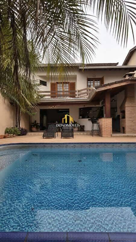 Casa, 4 quartos, 313 m² - Foto 1
